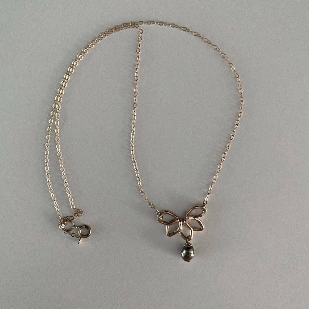 Naupaka with Keshi Pearl Necklace